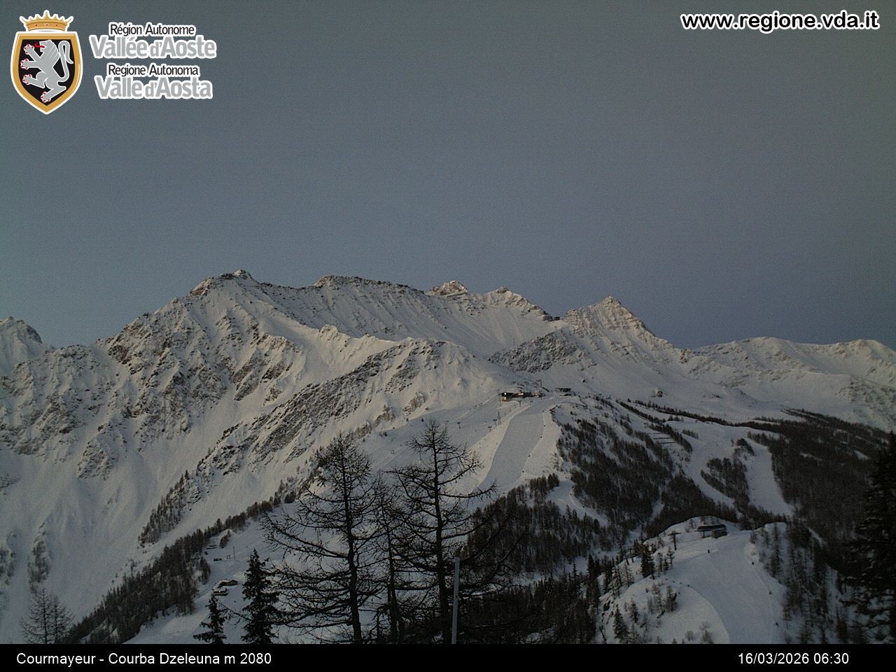 Archiv Foto Webcam Courmayeur im Aostatal