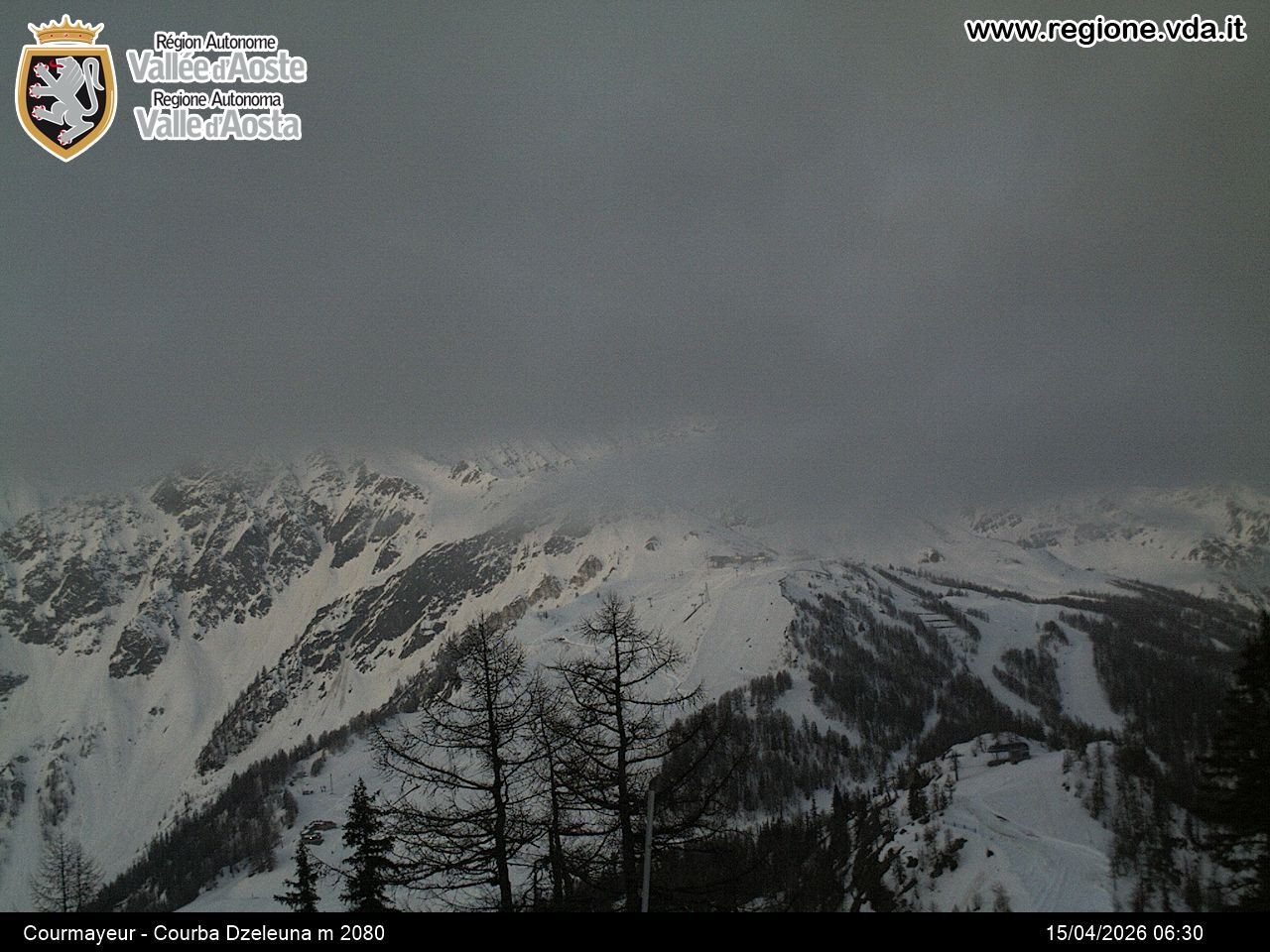 Archived image Webcam Courmayeur in the Aosta Valley