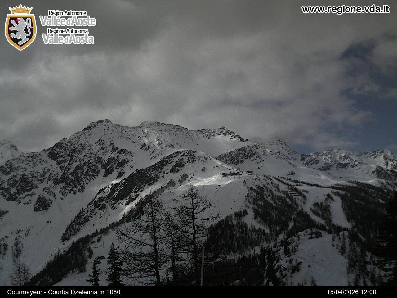 Archived image Webcam Courmayeur in the Aosta Valley