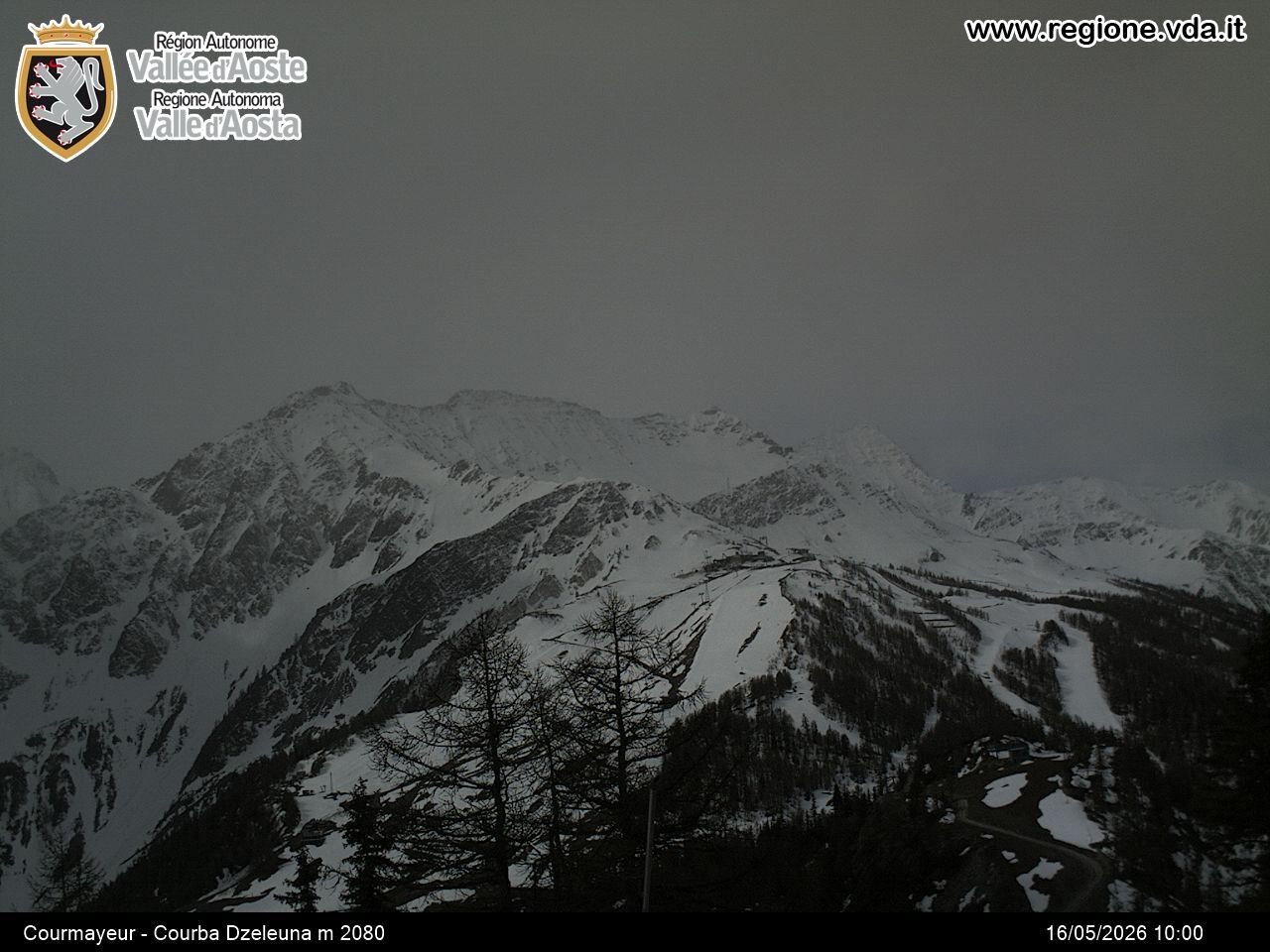 Archived image Webcam Courmayeur in the Aosta Valley