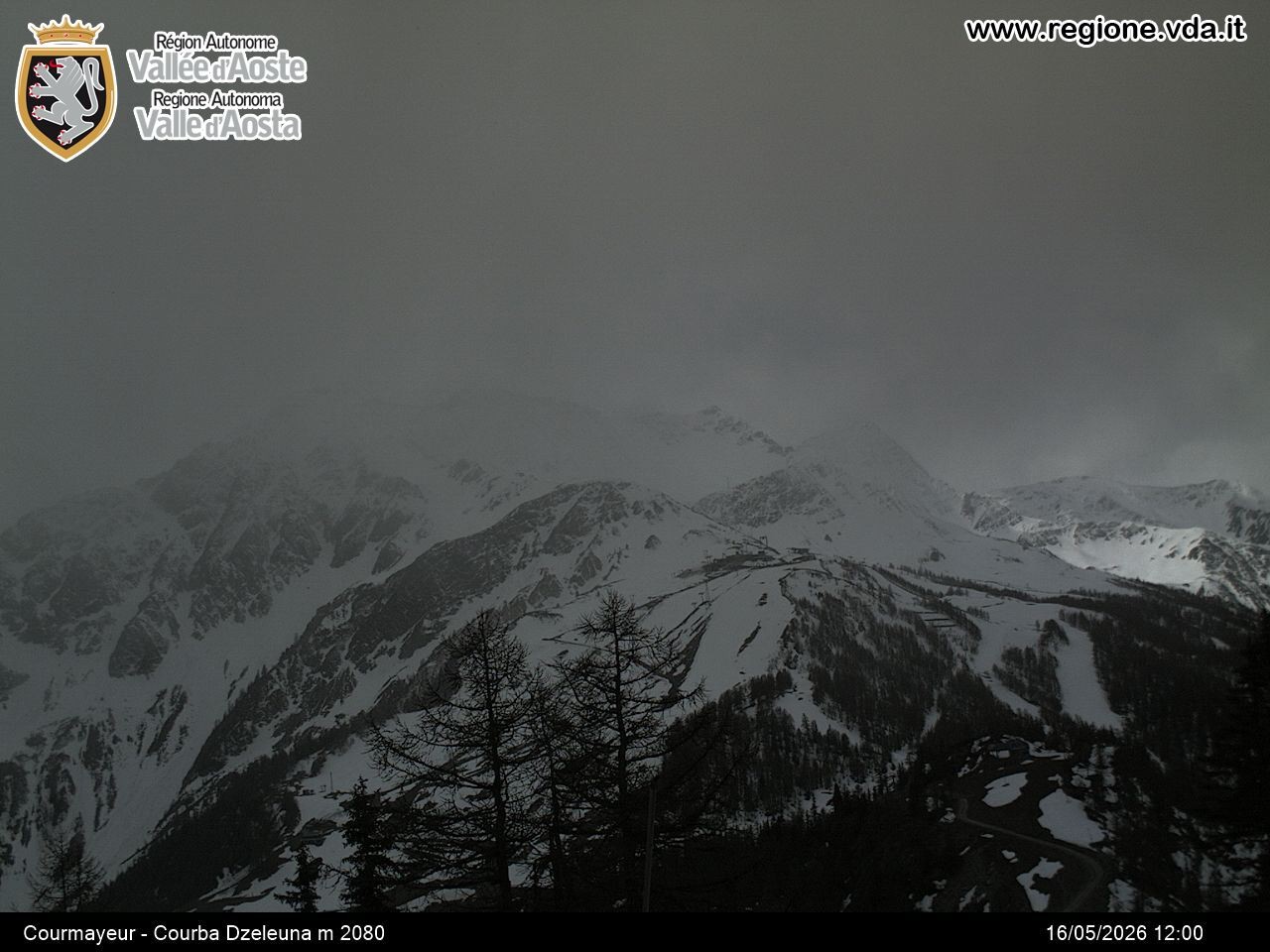 Archived image Webcam Courmayeur in the Aosta Valley
