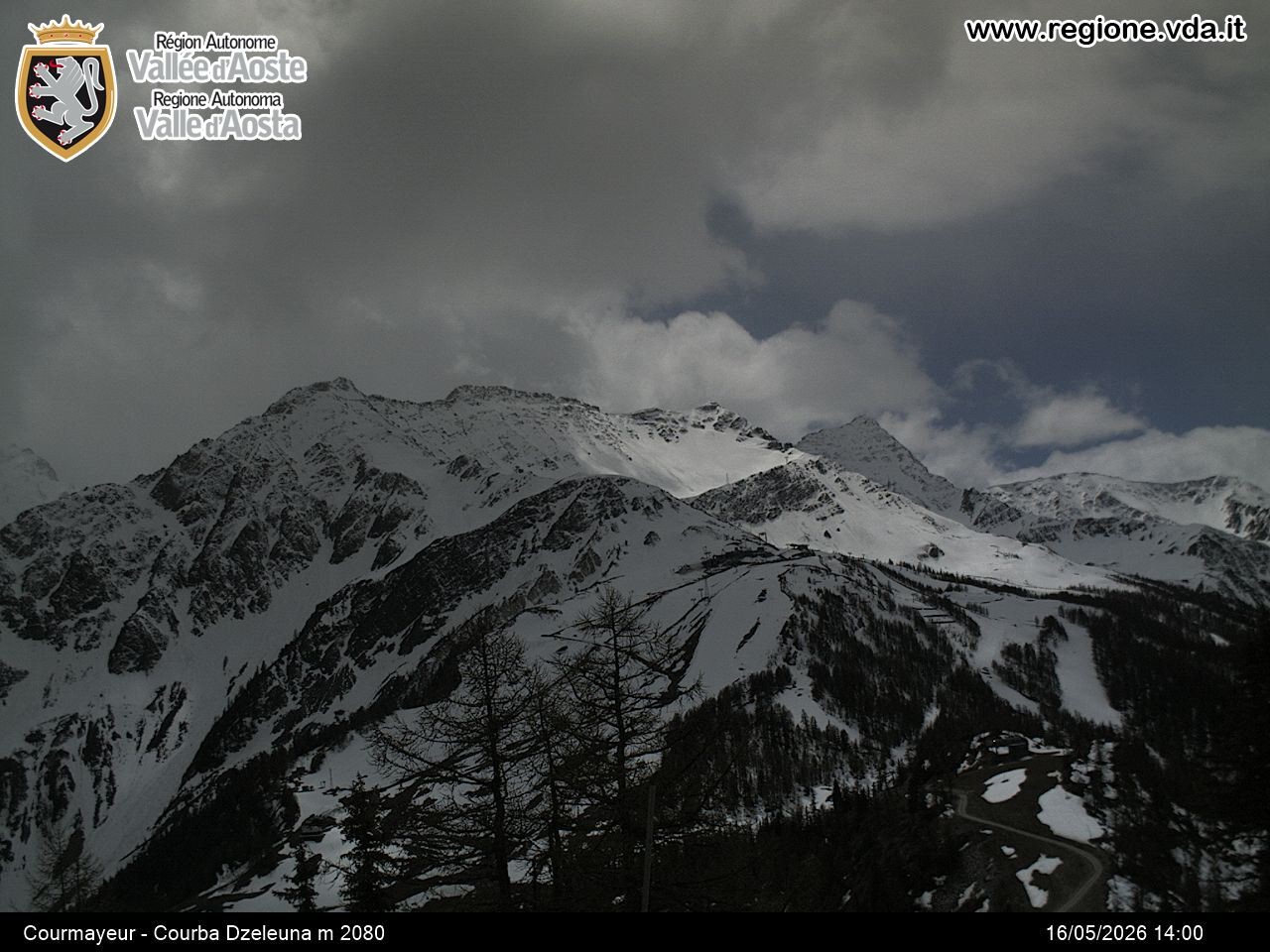 Archived image Webcam Courmayeur in the Aosta Valley