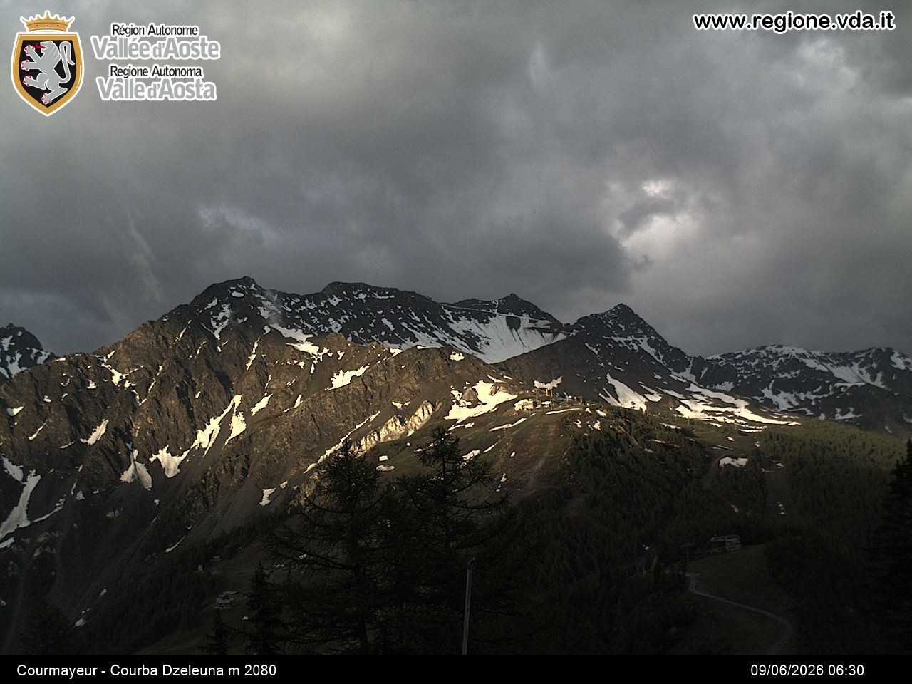 Archiv Foto Webcam Courmayeur im Aostatal