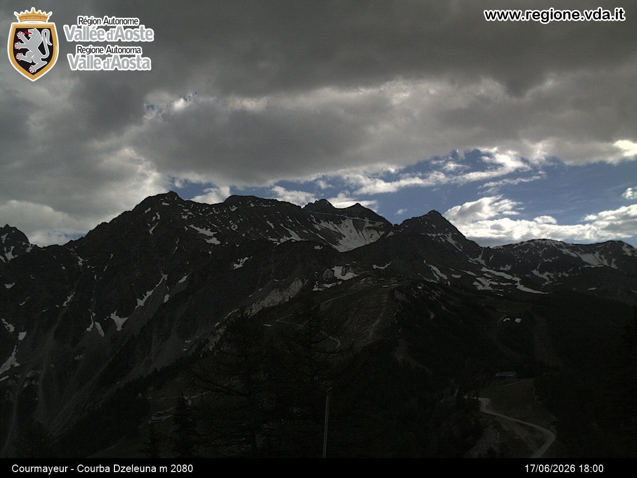 Archived image Webcam Courmayeur in the Aosta Valley