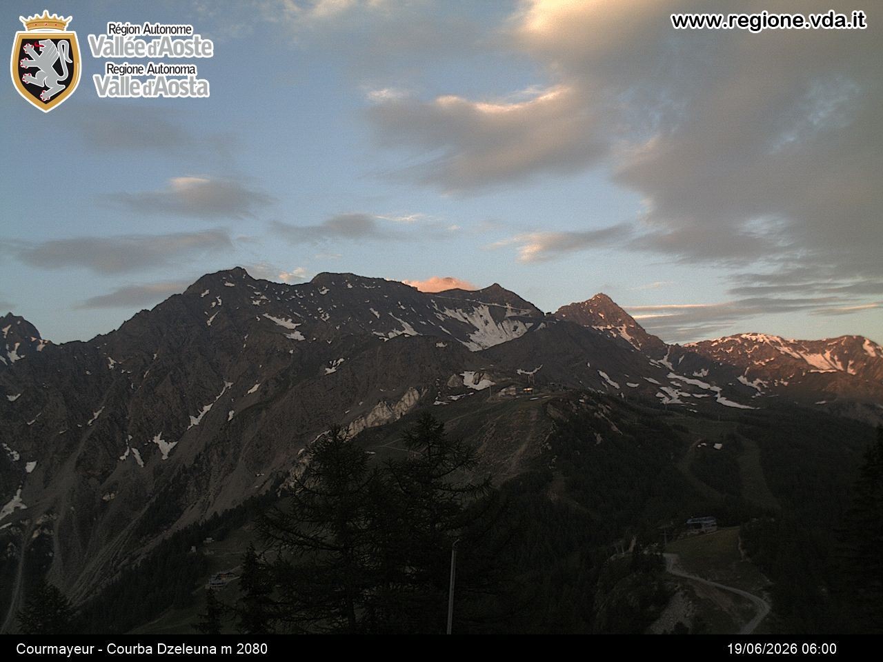 Archiv Foto Webcam Courmayeur im Aostatal