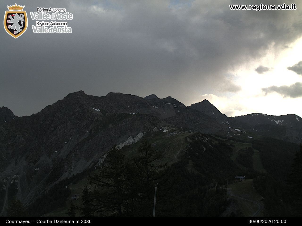 Archived image Webcam Courmayeur in the Aosta Valley