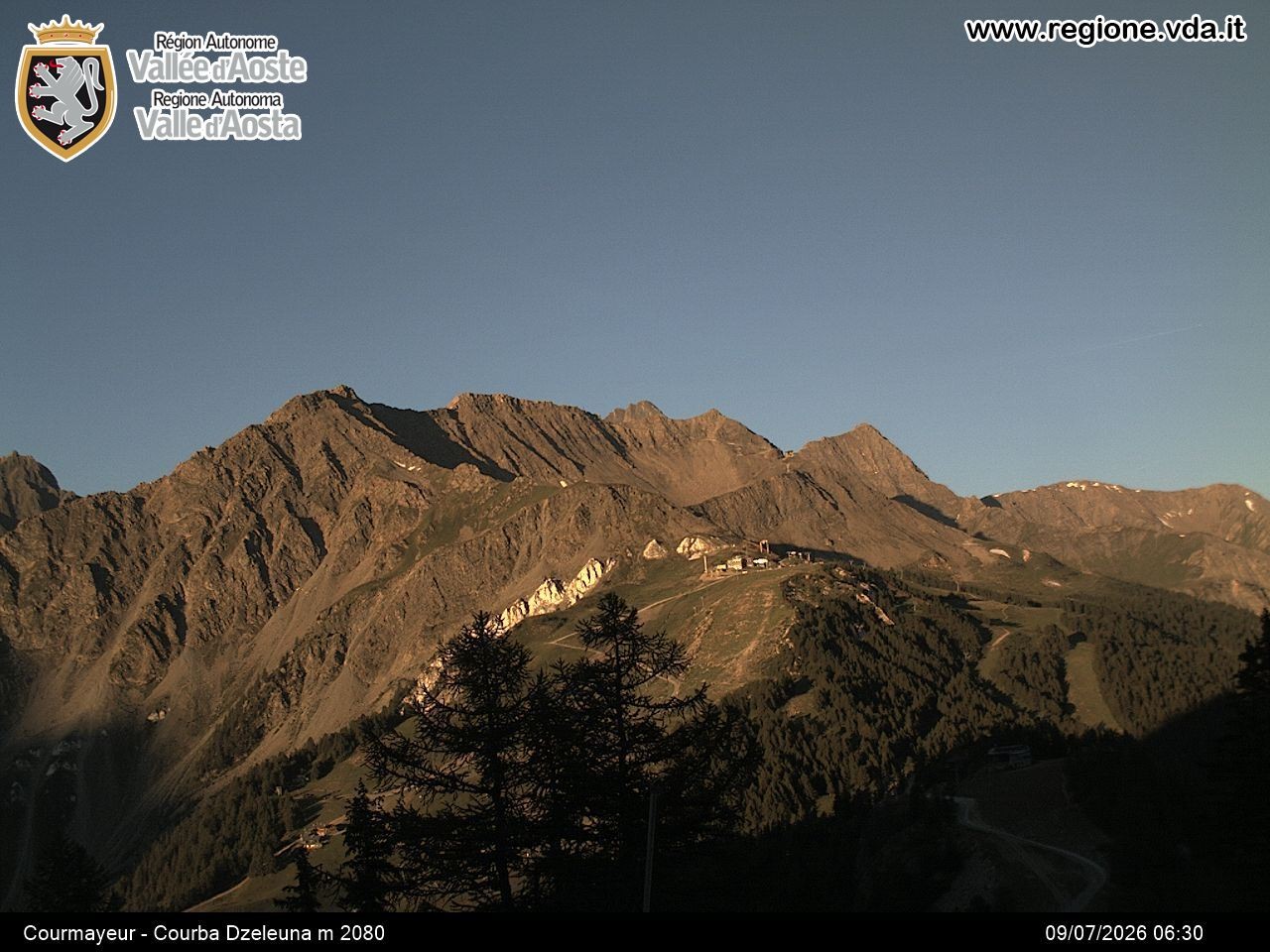 Archiv Foto Webcam Courmayeur im Aostatal