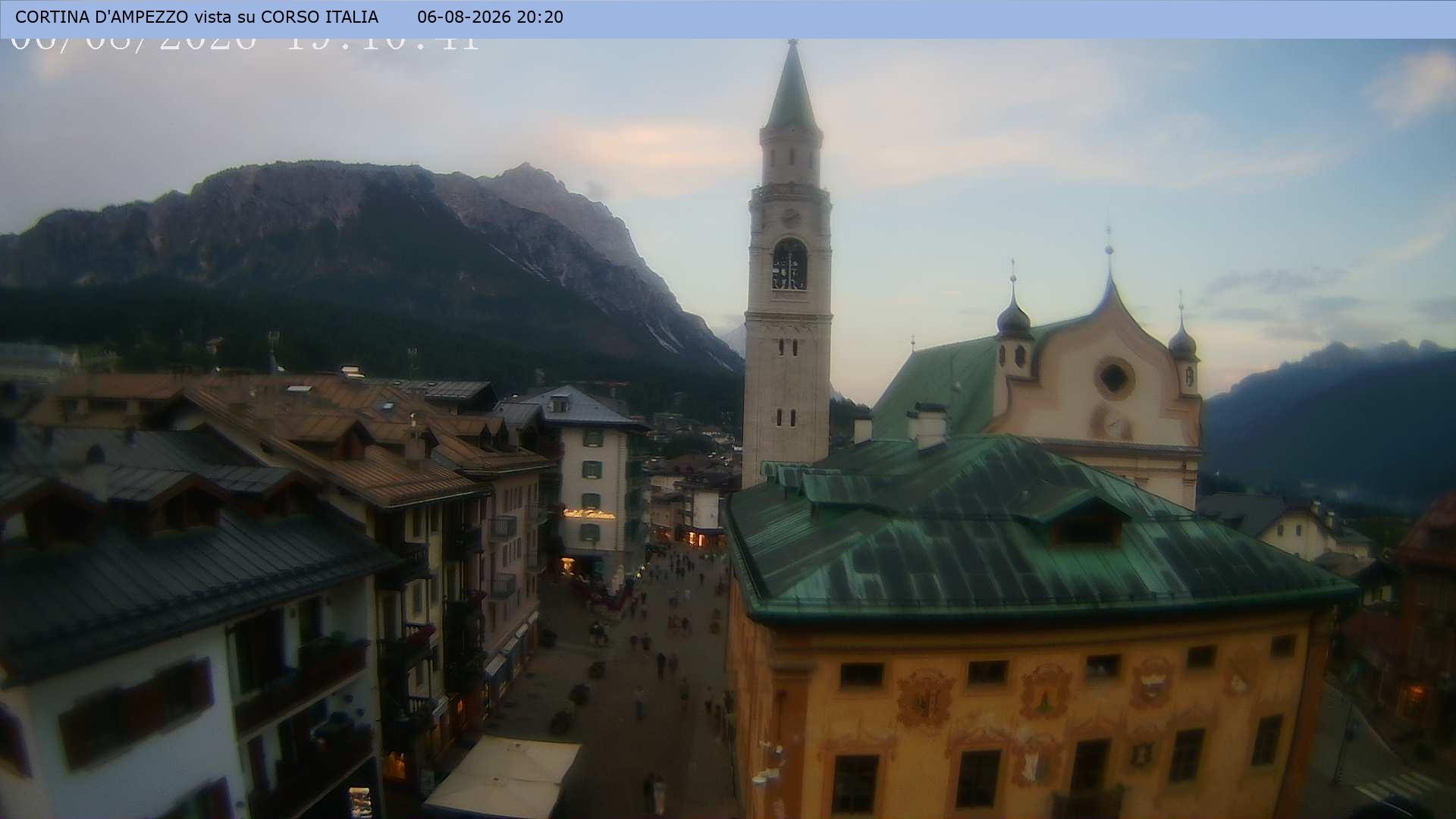Archived image Webcam Corso Italia - Pedestrian zone