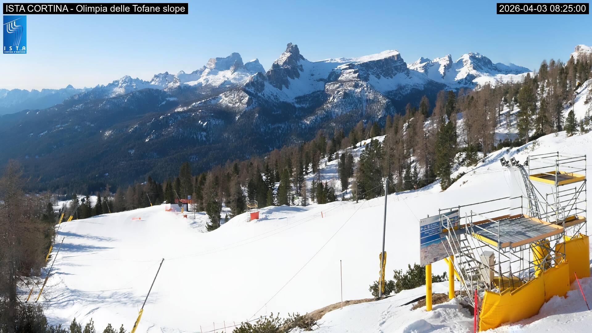 Archived image Webcam Mountain hut Duca d'Aosta