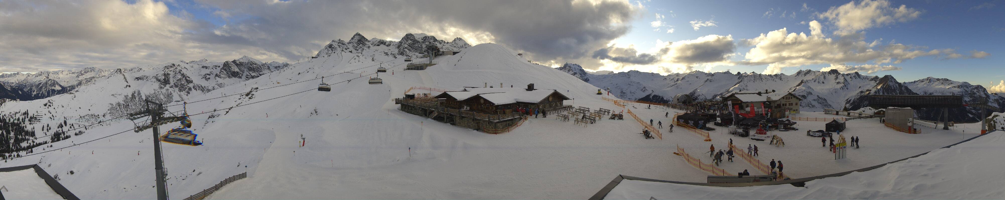 Archiv Foto Webcam Valisera Berg Sicht auf Nova Stoba