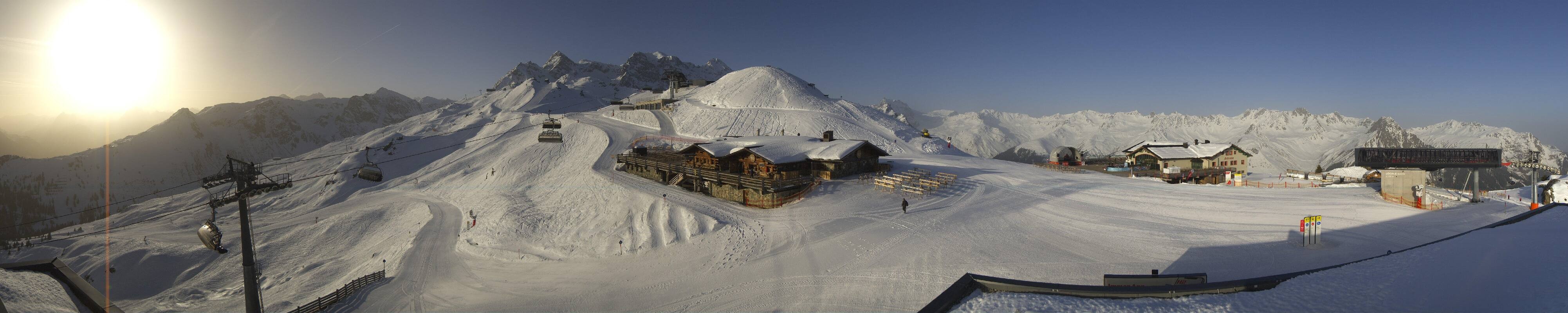 Archiv Foto Webcam Valisera Berg Sicht auf Nova Stoba