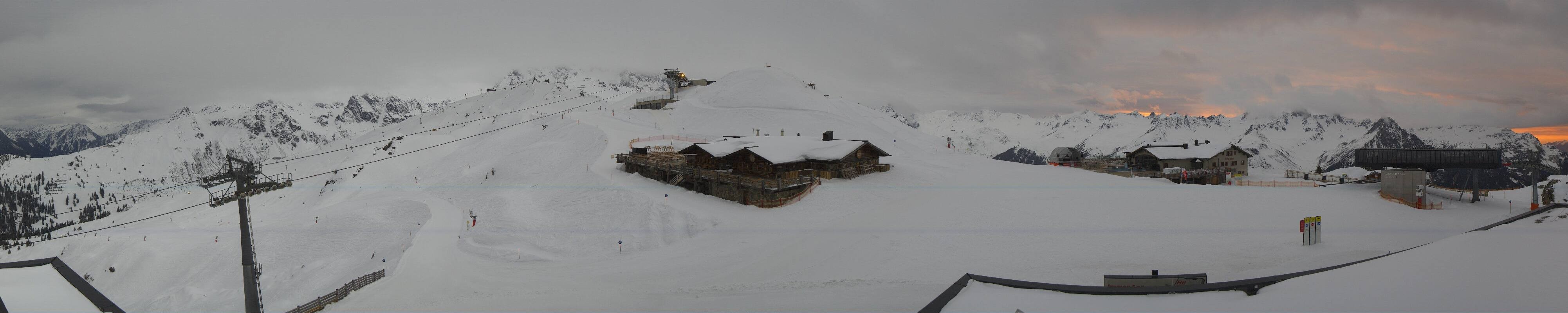 Archiv Foto Webcam Valisera Berg Sicht auf Nova Stoba