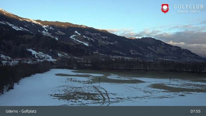 Archived image Webcam Golf Course in Uderns