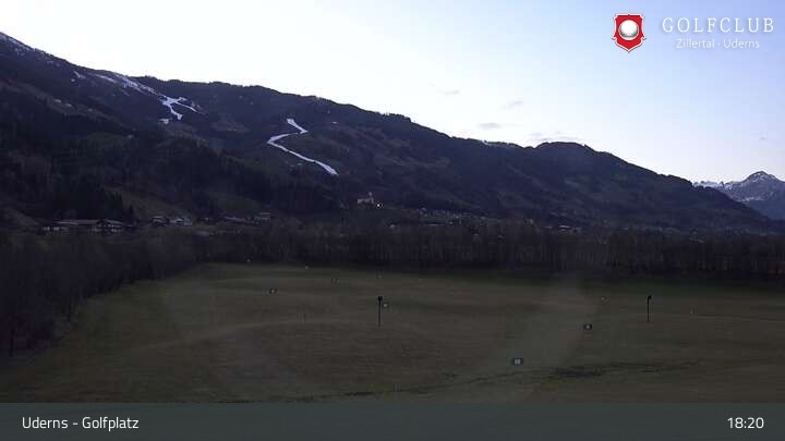 Archived image Webcam Golf Course in Uderns