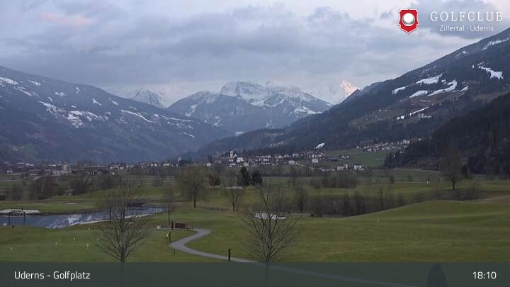 Archived image Webcam Golf Course in Uderns