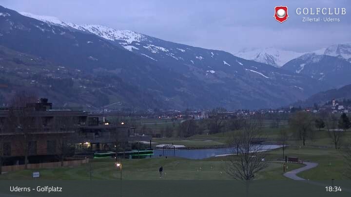 Archived image Webcam Golf Course in Uderns