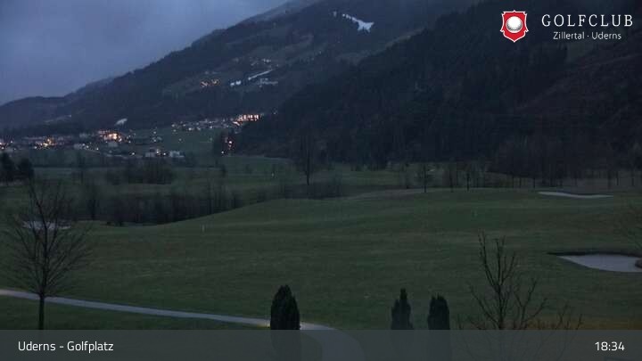 Archived image Webcam Golf Course in Uderns