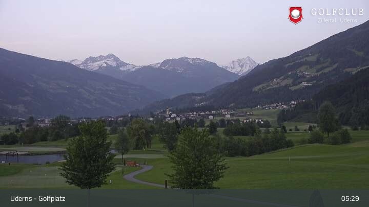 Archived image Webcam Golf Course in Uderns
