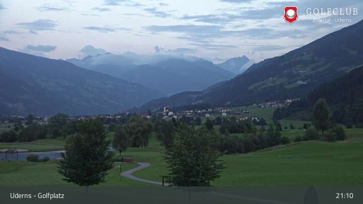 Archived image Webcam Golf Course in Uderns