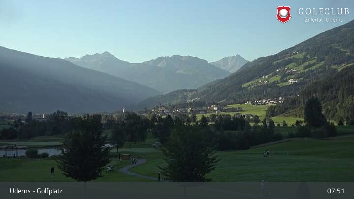 Archived image Webcam Golf Course in Uderns