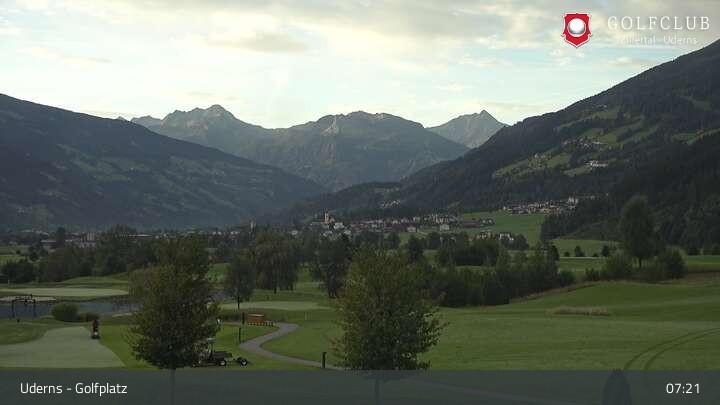 Archived image Webcam Golf Course in Uderns