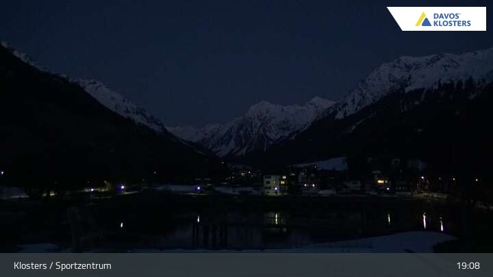 Archived image Webcam Klosters: Sports center
