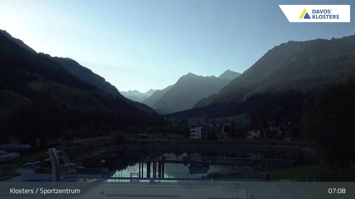 Archived image Webcam Klosters: Sports center