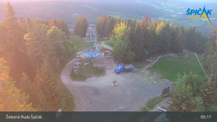 Archived image Webcam Špicák Železná Ruda: Chair Lift