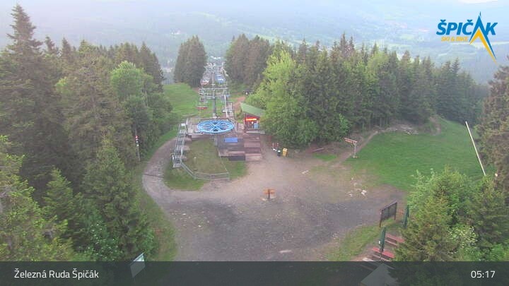 Archived image Webcam Špicák Železná Ruda: Chair Lift