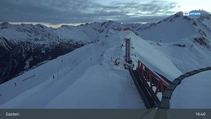 Archived image Webcam Stubnerkogel Top Station South