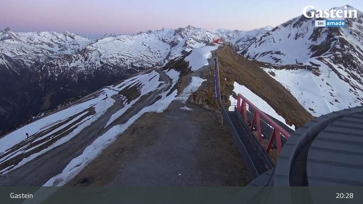 Archived image Webcam Stubnerkogel Top Station South