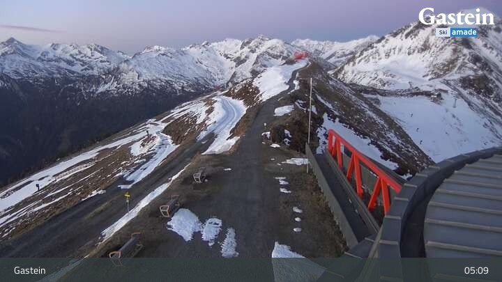 Archived image Webcam Stubnerkogel Top Station South