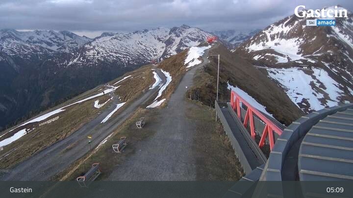 Archived image Webcam Stubnerkogel Top Station South
