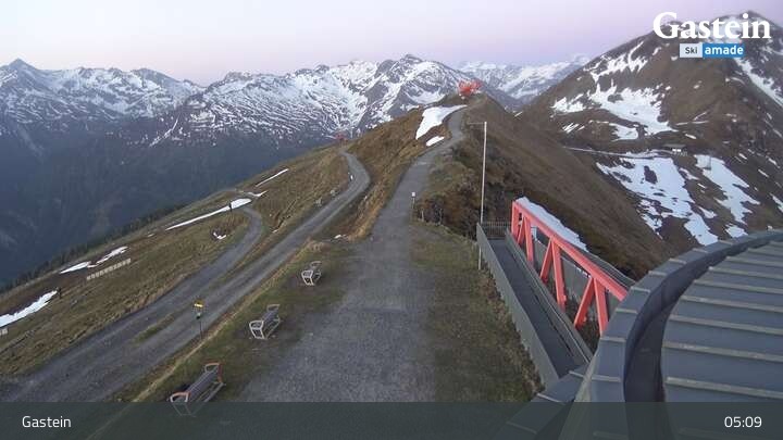 Archived image Webcam Stubnerkogel Top Station South