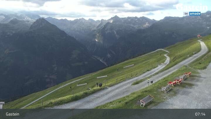 Archived image Webcam Stubnerkogel Top Station South