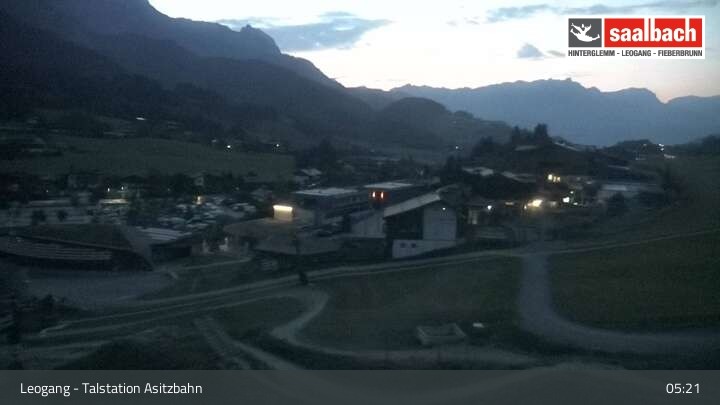 Archived image Webcam Asitzbahn Base Station in Leogang