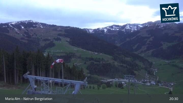 Archived image Webcam Natrun Top Station (Maria Alm)