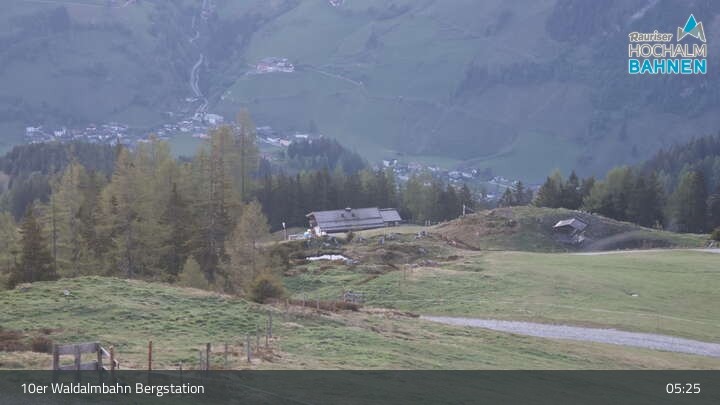 Archiv Foto Webcam Waldalmbahn Bergstation (Rauris)