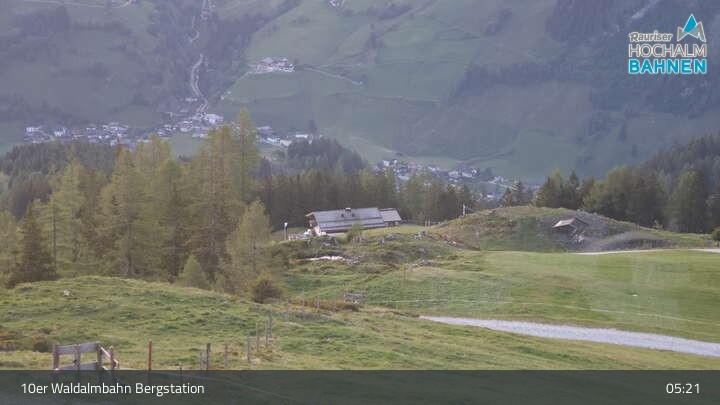 Archiv Foto Webcam Waldalmbahn Bergstation (Rauris)