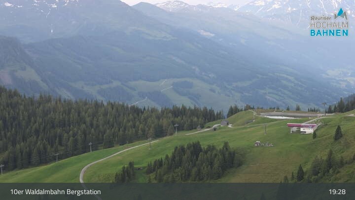 Archiv Foto Webcam Waldalmbahn Bergstation (Rauris)
