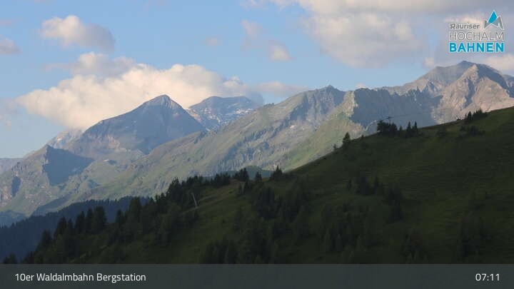 Archived image Webcam Waldalmbahn Top Station (Rauris)