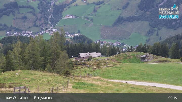 Archiv Foto Webcam Waldalmbahn Bergstation (Rauris)