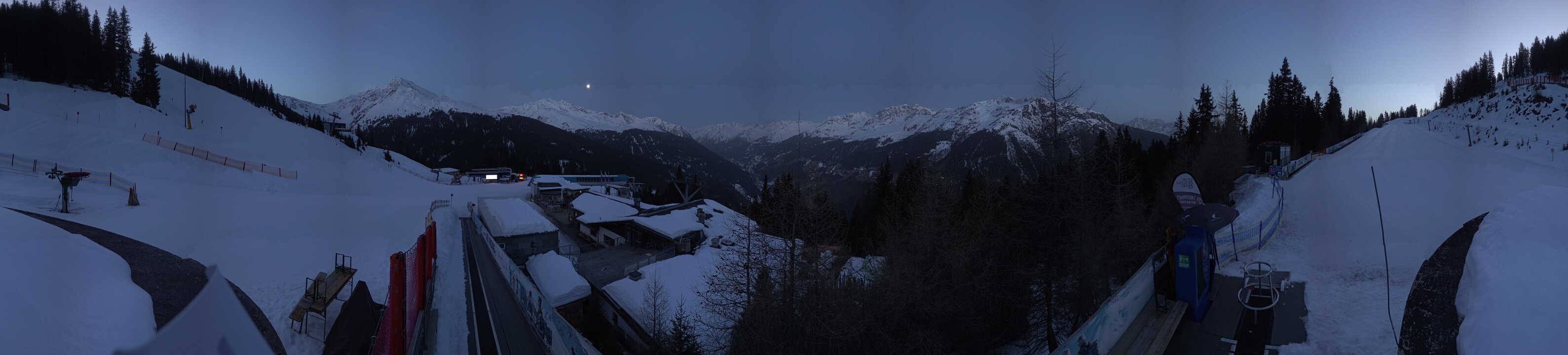 Archived image Webcam Bergbahnen See in Tyrol - Medrig Center