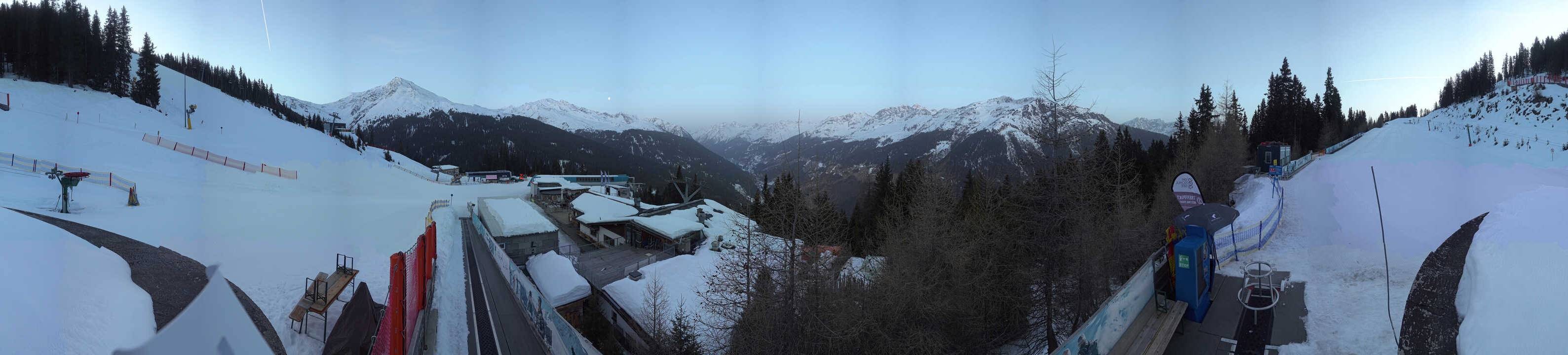 Archived image Webcam Bergbahnen See in Tyrol - Medrig Center