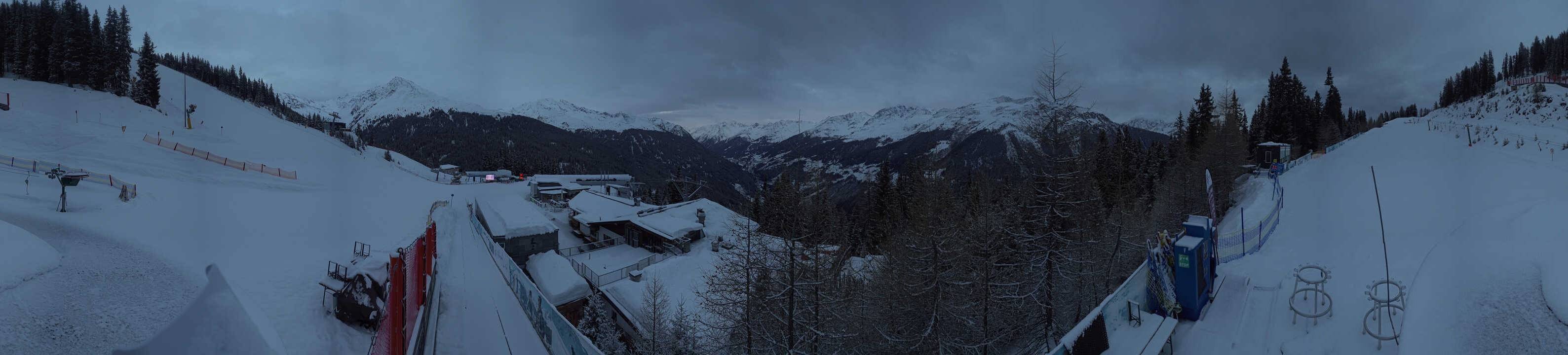 Archived image Webcam Bergbahnen See in Tyrol - Medrig Center