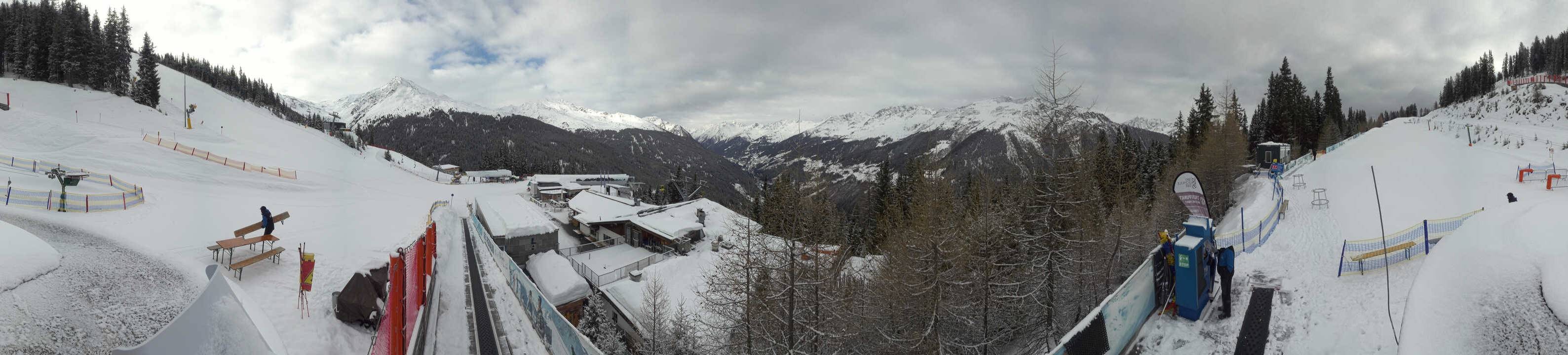 Archived image Webcam Bergbahnen See in Tyrol - Medrig Center