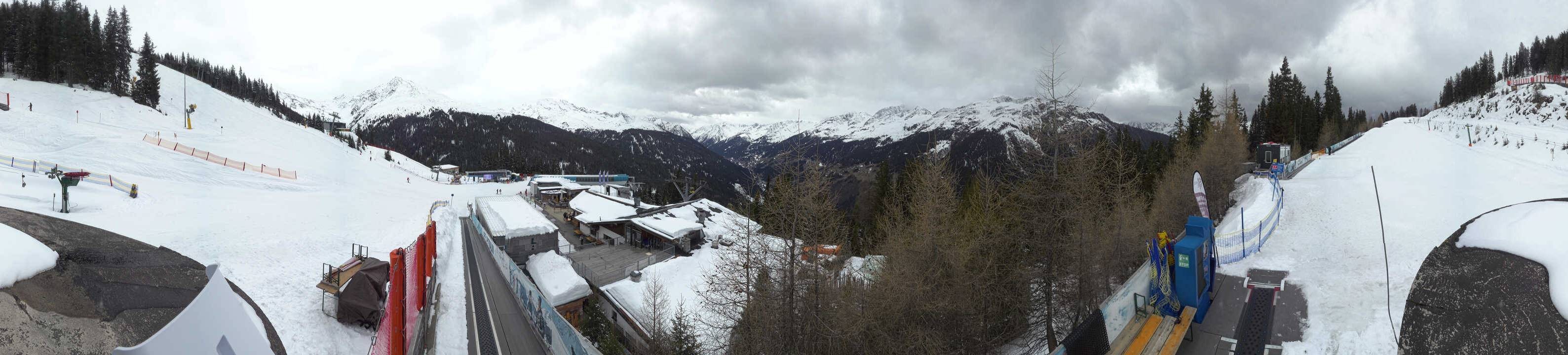 Archived image Webcam Bergbahnen See in Tyrol - Medrig Center