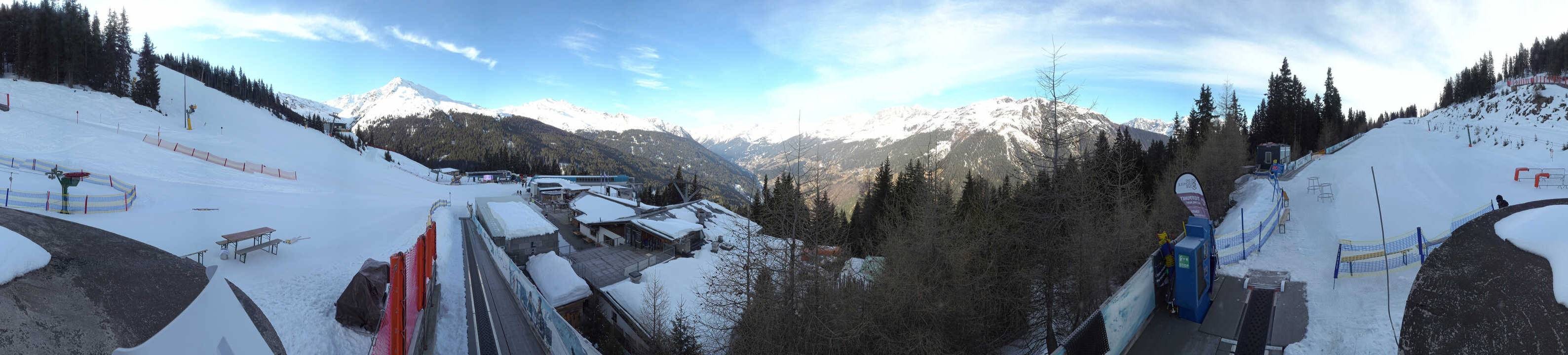 Archived image Webcam Bergbahnen See in Tyrol - Medrig Center