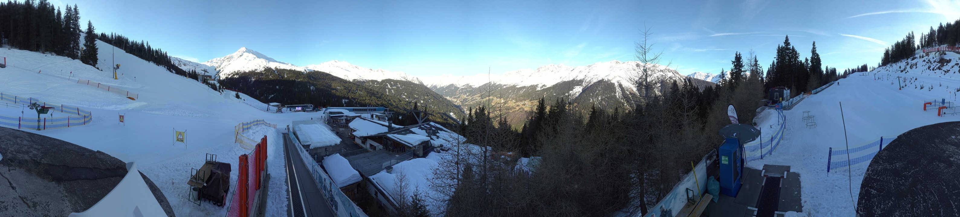 Archived image Webcam Bergbahnen See in Tyrol - Medrig Center