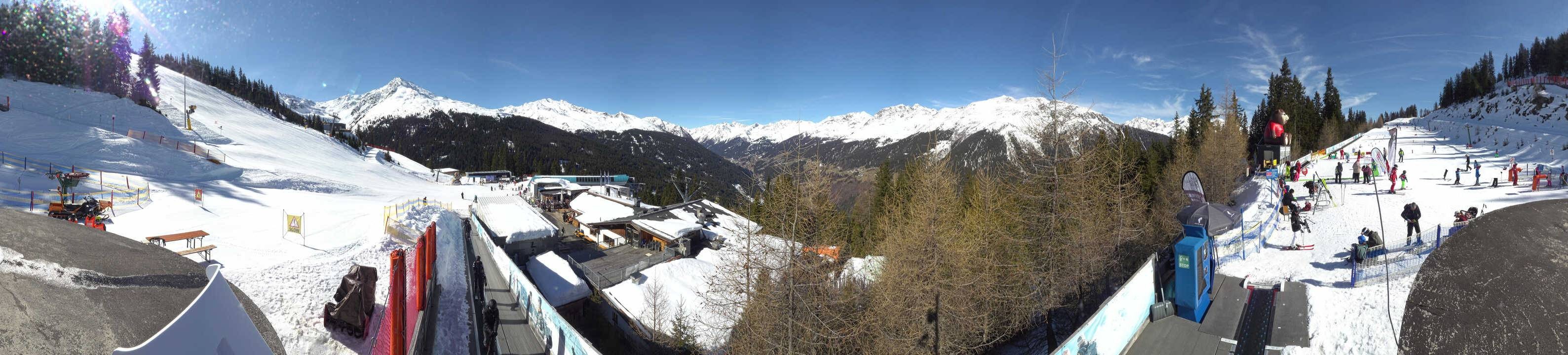 Archived image Webcam Bergbahnen See in Tyrol - Medrig Center